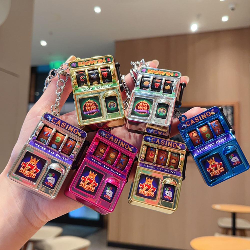 Fruit Slot Machine - ميدالية مفاتيح عصرية على شكل ماكينة