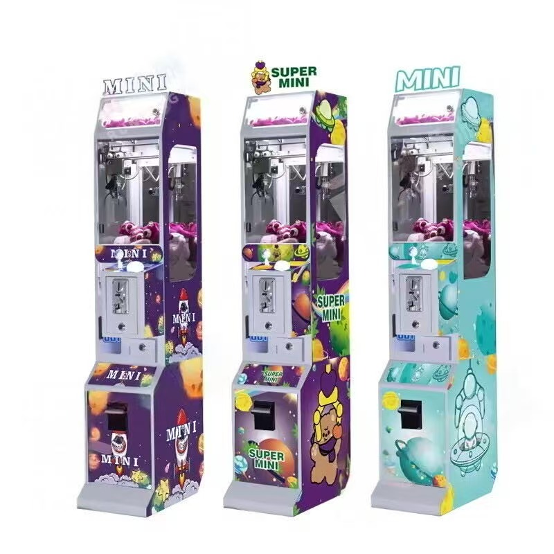 آلة مخلب صغيرة تعمل بقطع النقو - مراجعة Arcade Toy Claw Vending Machine وسعره