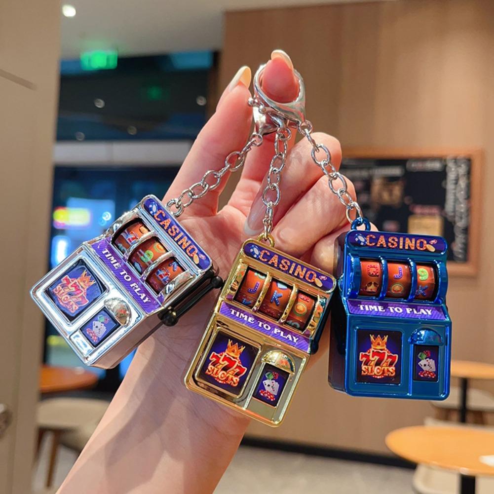 ميدالية مفاتيح عصرية على شكل م - مراجعة Fruit Slot Machine وسعره