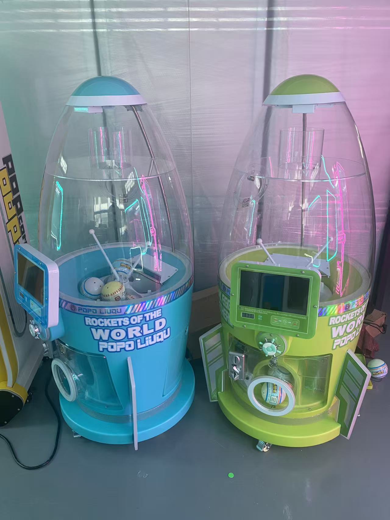 آلة بيع كبسولات الجوائز وبيض ا - مراجعة Prize Capsule Toy Machine وسعره